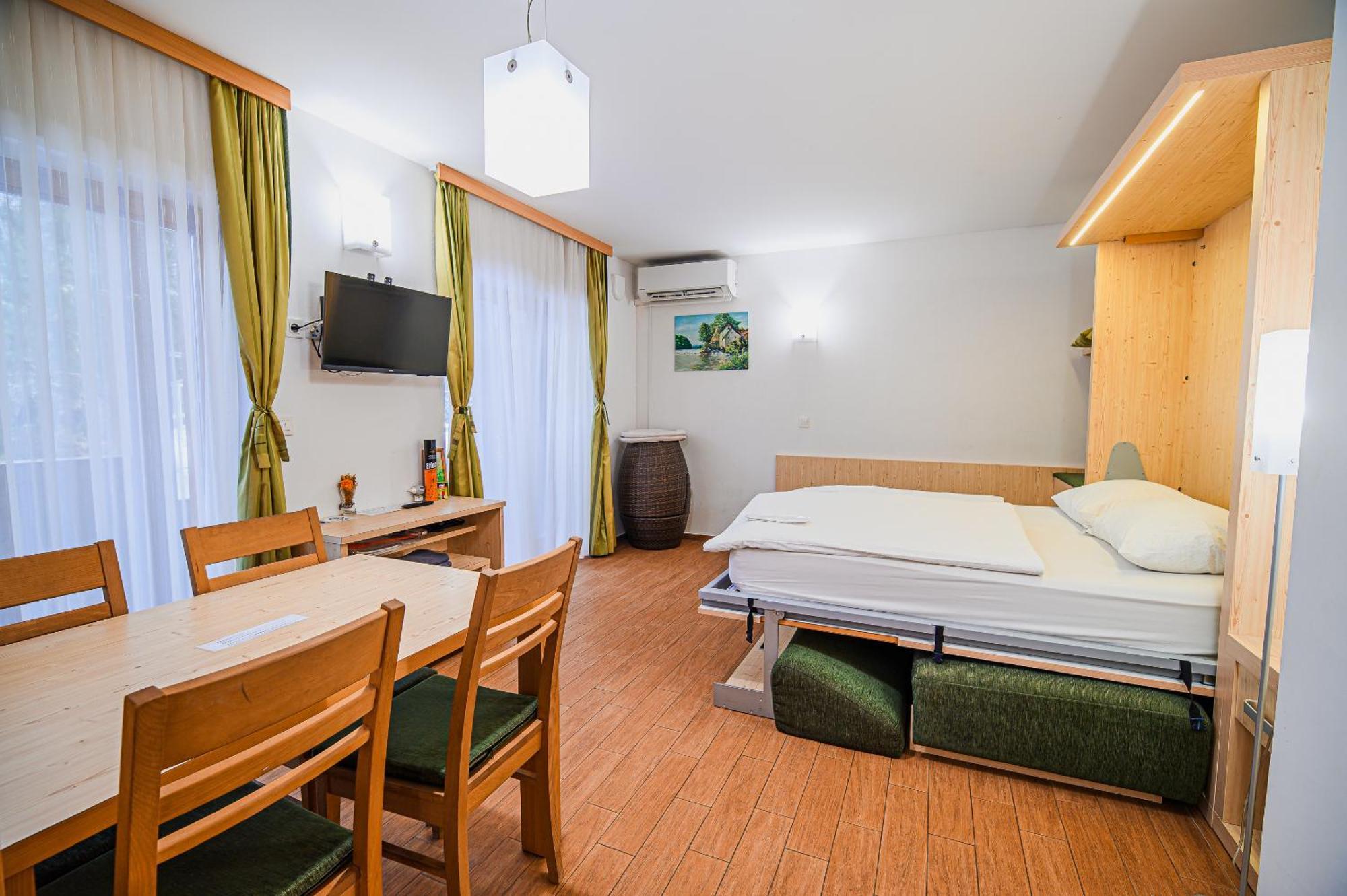 Apartments Maleric With Indoor Pool And Wellness Dragatus Екстер'єр фото